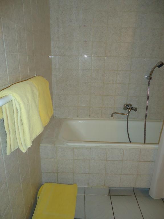 Hotel Kubrat Am Checkpoint Charlie Berlim Quarto foto