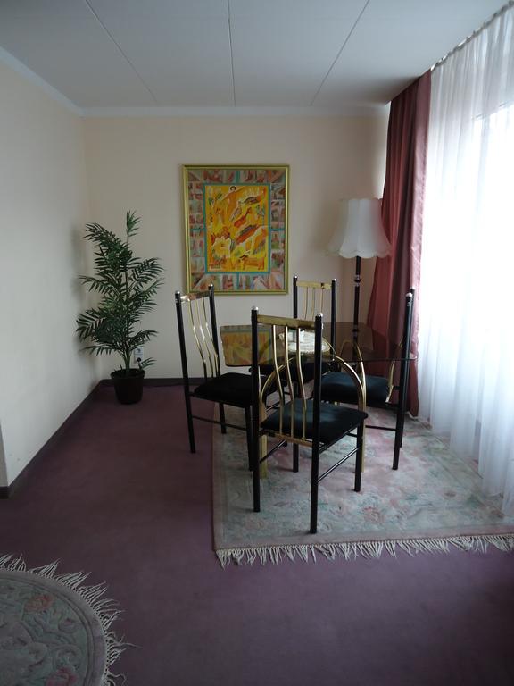 Hotel Kubrat Am Checkpoint Charlie Berlim Quarto foto