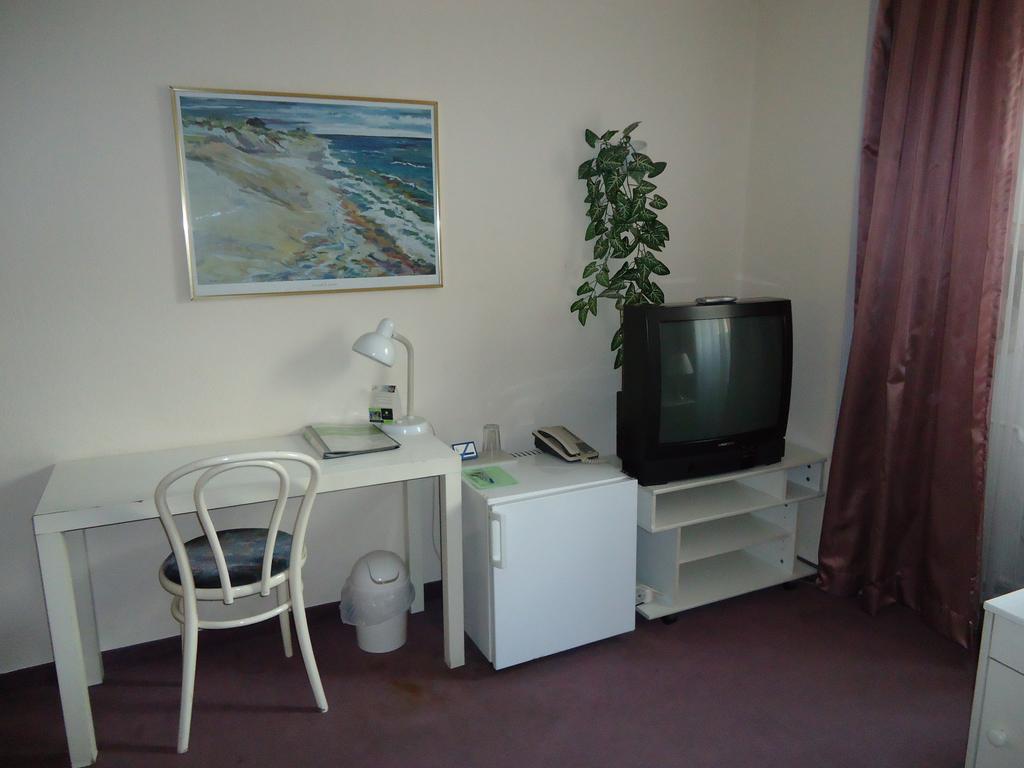 Hotel Kubrat Am Checkpoint Charlie Berlim Quarto foto