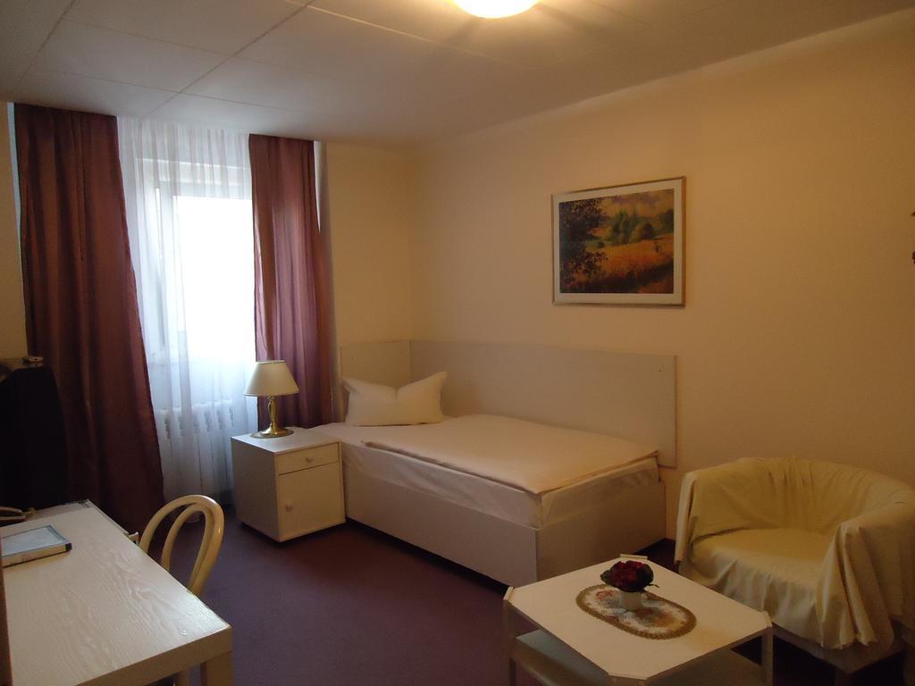 Hotel Kubrat Am Checkpoint Charlie Berlim Quarto foto